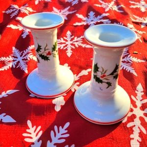 Vtg Candle Set of 2 Candle Holders w Holly Leaves 3.25" tall